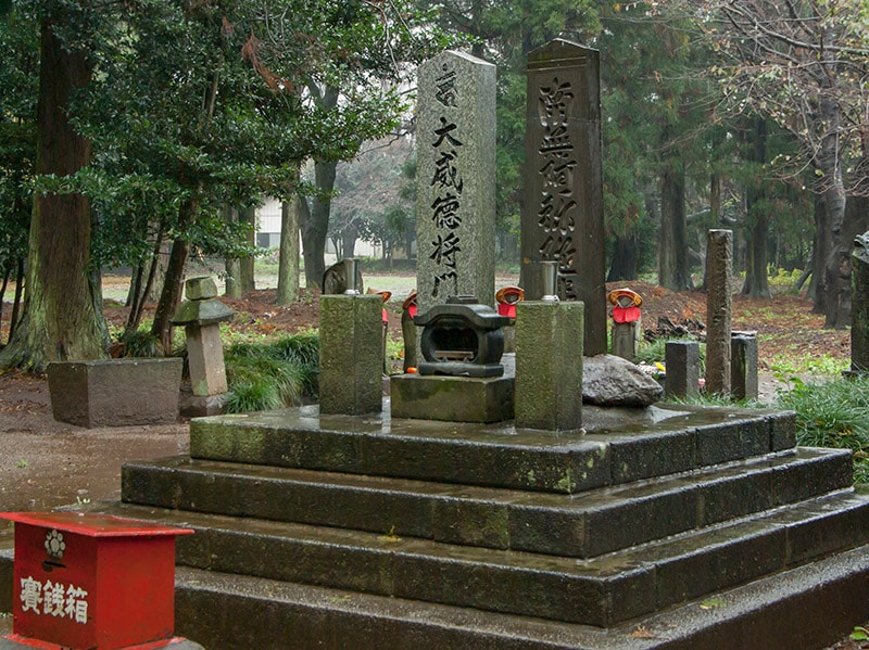 南無阿弥陀佛の碑と大威徳将門明王の碑