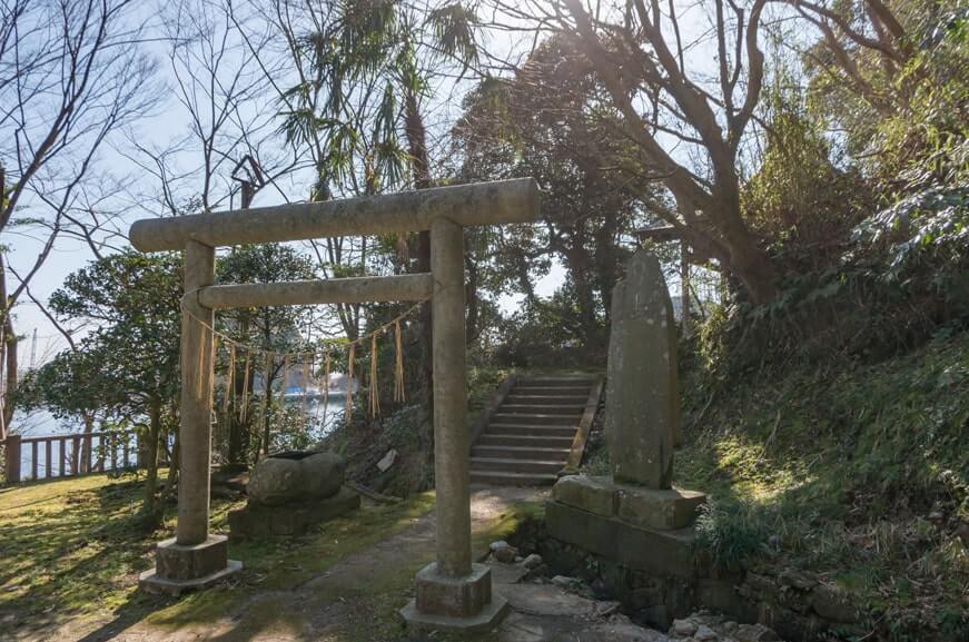 境内社(甚平鮫神社・八坂神社)