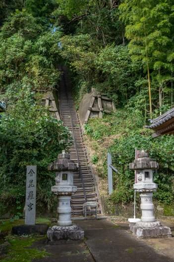 金比羅宮に続く石段