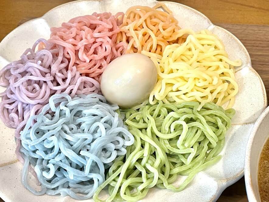 六色麺