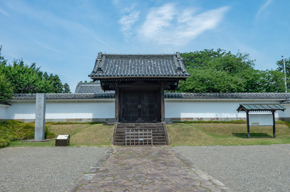 弘道館の正門