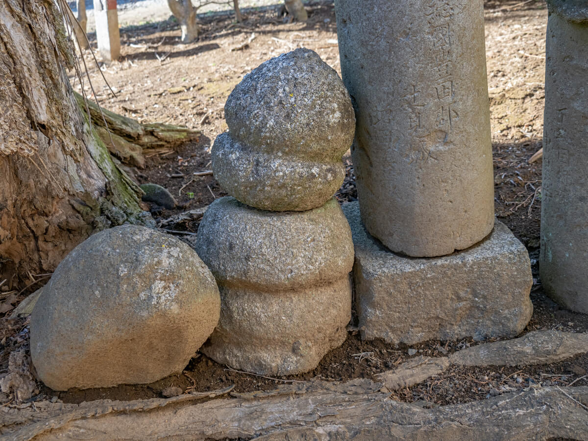 ２X二段の石像