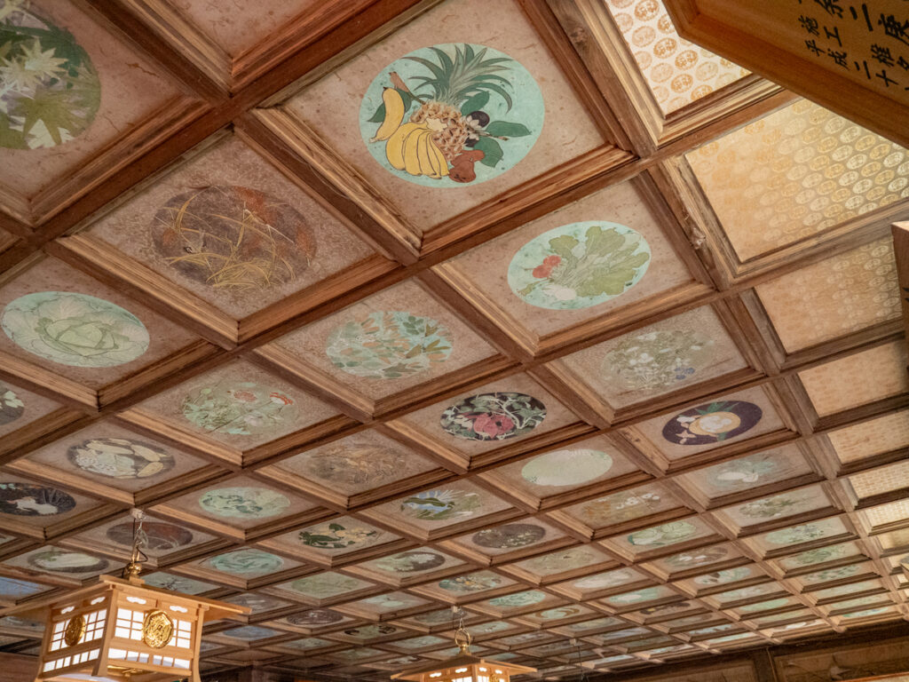 拝殿の天井絵